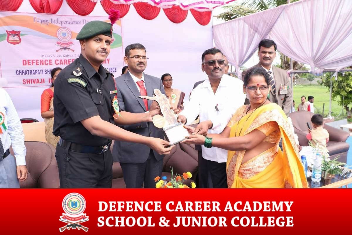 best-cds-coaching-center-in-auran-gabad-air-force-coaching-in-india-award-for-parents