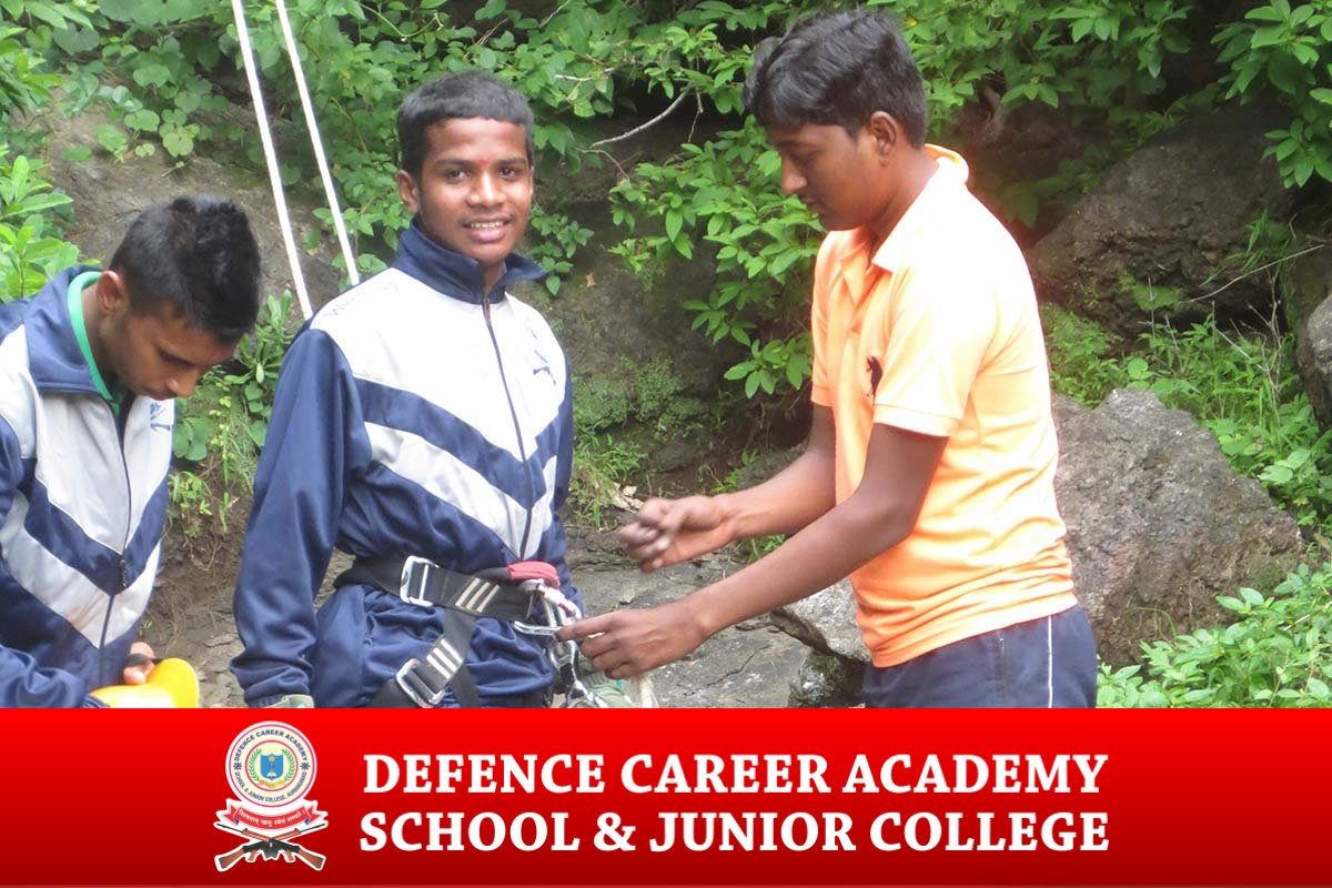 Outdoor-activites-defence-career-academy-auranagabd-by-students